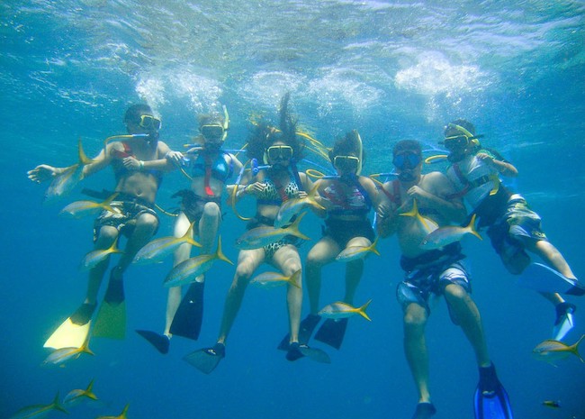 A family enjoying a Snuba tour in Cozumel.